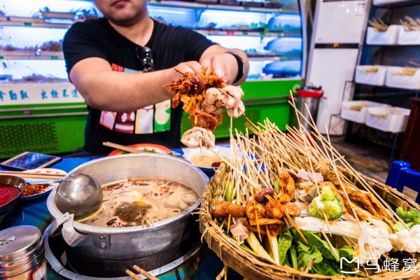 成都美食新篇章：热门餐厅转让惊喜来袭！